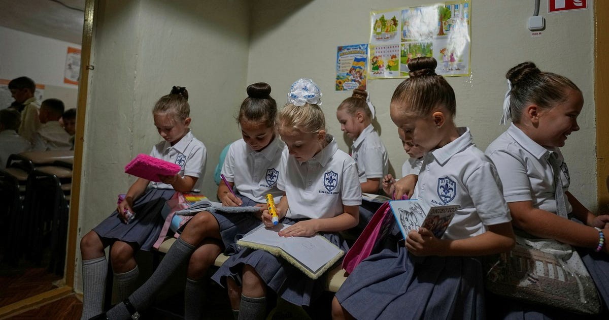 Skolstart i krigets skugga: Skyddsrum blir klassrum för ukrainska barn